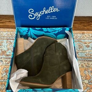 NIB Seychelles Will Call Suede Western Ankle Boot Olive Sz 6